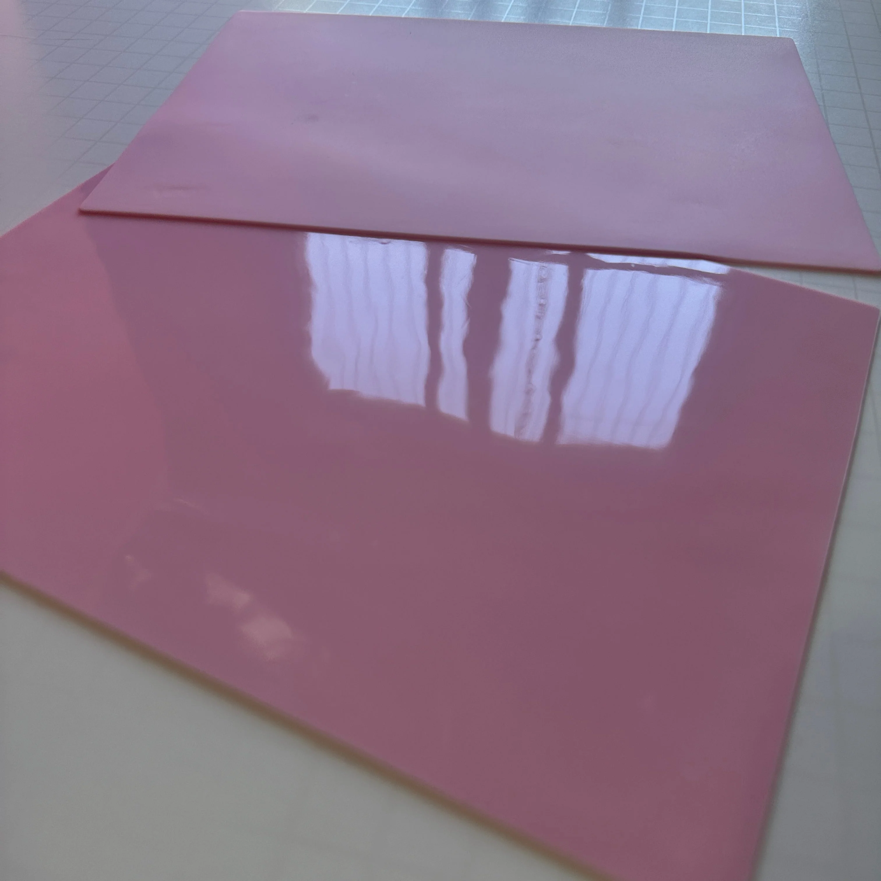 Double-Sided Silicone Work Mat – 6x8 Inch for Polymer Clay, Mica work, Baking & UV Resin - Image 2